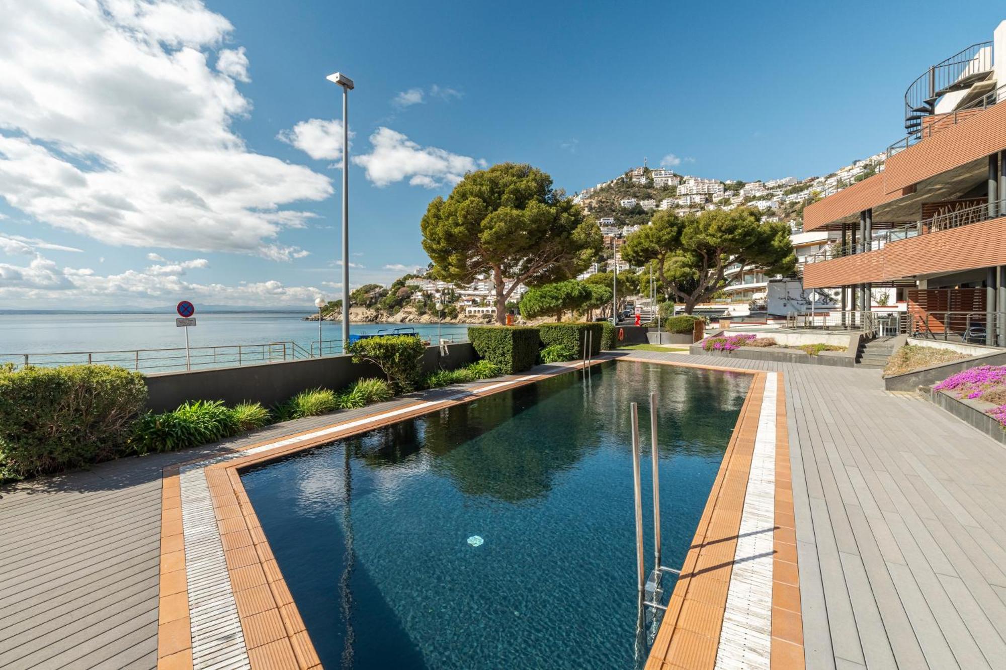 Apartamento Con Gran Terraza Delante Del Mar 罗萨斯 外观 照片